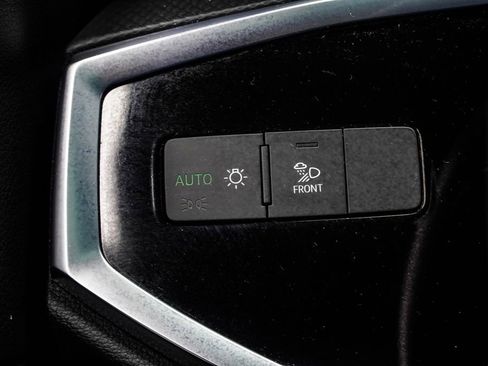 Used 2025 Audi Q3 2.0T Premium AWD/4WD image 32