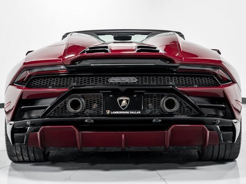 Used 2022 Lamborghini Huracan EVO RWD image 4