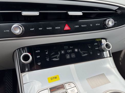 Used 2026 Genesis GV70 2.5T Advanced image 14