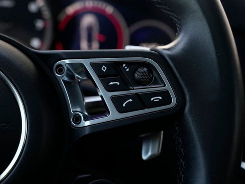 Used 2022 Porsche Cayenne Turbo image 49