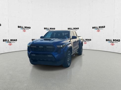 Certified 2025 Toyota Tacoma TRD Sport w/ TRD Sport Upgrade Package AWD/4WD image 3