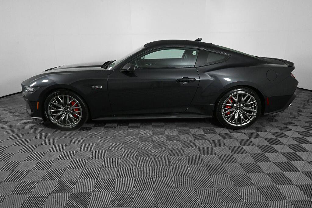 Used 2024 Ford Mustang GT Premium RWD image 3