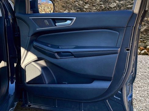 Used 2021 Ford Edge SEL image 19