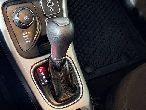 Used 2020 Jeep Compass Sport w/ Cold Weather Group image 17