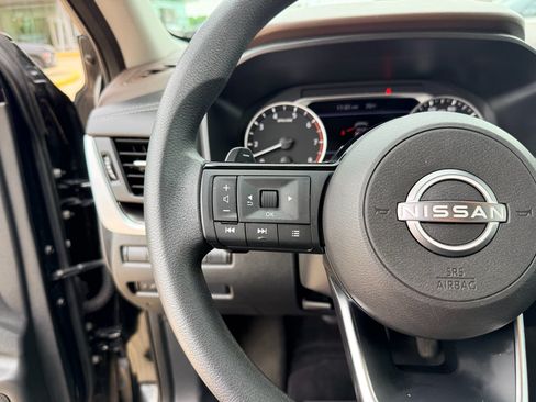 Used 2023 Nissan Rogue SV AWD/4WD image 16