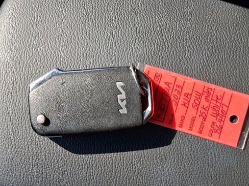 Used 2023 Kia Soul LX w/ LX Technology Package image 15