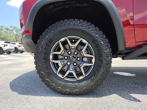 New 2026 Chevrolet Colorado ZR2 w/ Technology Package AWD/4WD image 38