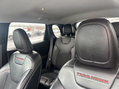 Used 2022 Jeep Cherokee Trailhawk w/ Trailer Tow Group image 12