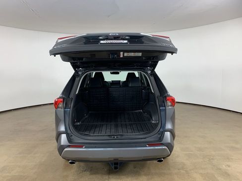 Used 2020 Toyota RAV4 Limited image 12