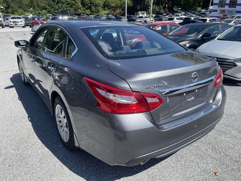 Used 2017 Nissan Altima 2.5 S w/ Power Driver Seat Package FWD image 7