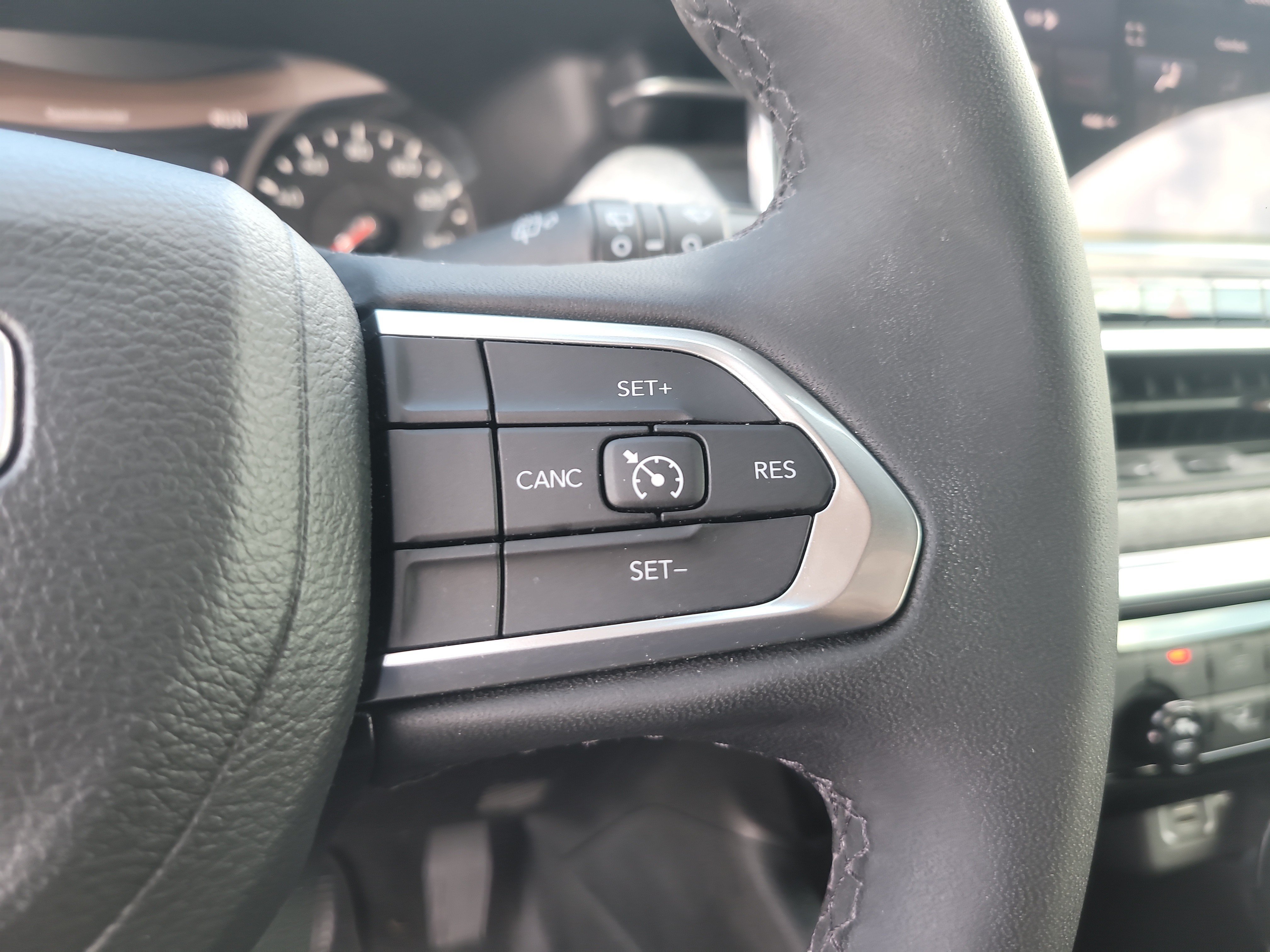 Used 2023 Jeep Compass Latitude AWD/4WD image 27
