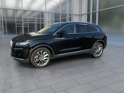 Used 2022 Lincoln Nautilus Reserve image 4