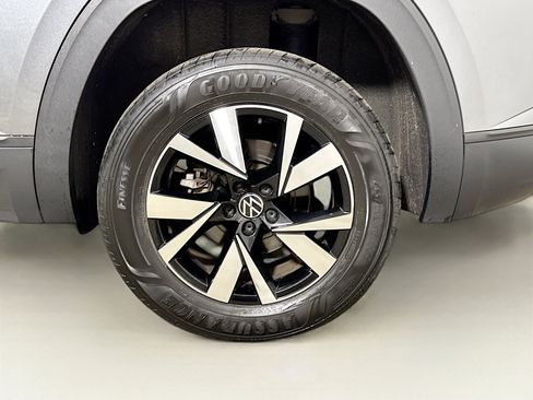 Used 2023 Volkswagen Atlas Cross Sport SE AWD/4WD image 29