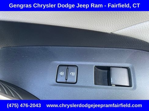 Used 2021 Toyota RAV4 XLE w/ Convenience Package AWD/4WD image 17