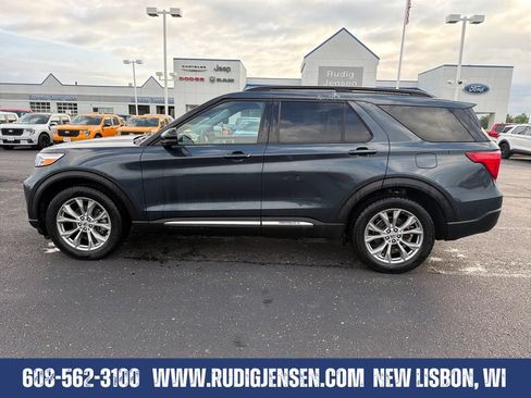Used 2023 Ford Explorer XLT w/ Equipment Group 202A AWD/4WD image 2