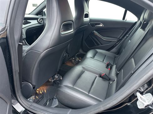Used 2014 Mercedes-Benz CLA 250 image 10