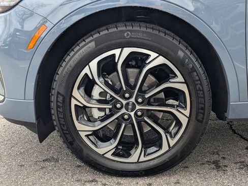 New 2026 Lincoln Nautilus Reserve AWD/4WD image 11