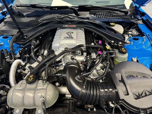 Used 2022 Ford Mustang Shelby GT500 w/ Technology Package RWD image 24