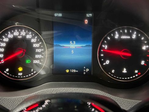 Used 2025 Mercedes-Benz Sprinter 2500 image 24