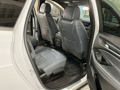 Used 2022 Buick Enclave Essence w/ Experience Buick Package FWD image 16