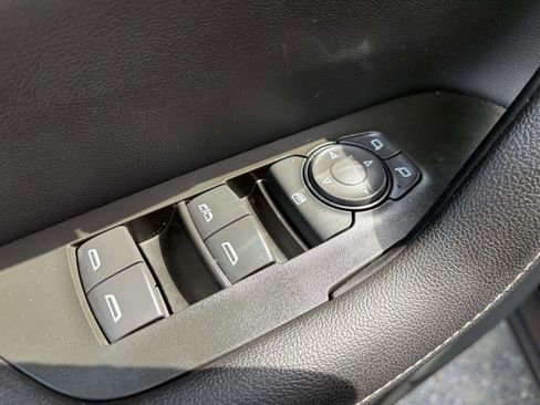 Used 2025 Chevrolet Blazer LT FWD image 6