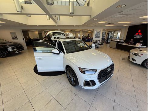 Used 2021 Audi Q5 e Prestige w/ Prestige Package image 33