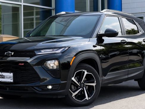 Used 2023 Chevrolet TrailBlazer RS w/ Convenience Package AWD/4WD image 1