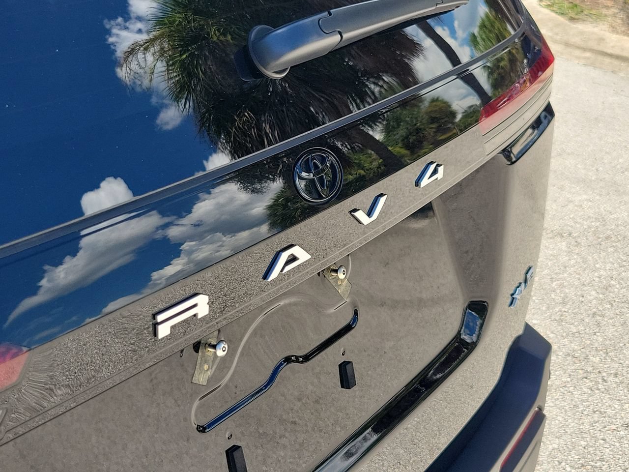 Used 2026 Toyota RAV4 XLE Premium FWD image 6