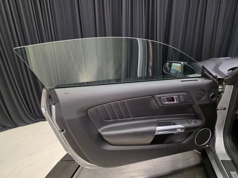 Used 2022 Ford Mustang GT Premium w/ Black Accent Package RWD image 16