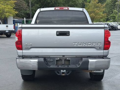 Used 2017 Toyota Tundra SR5 w/ SR5 Upgrade Package AWD/4WD image 4