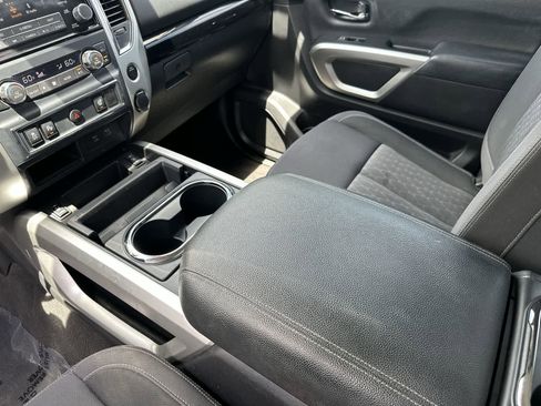 Used 2021 Nissan Titan SV w/ SV Convenience Package RWD image 22