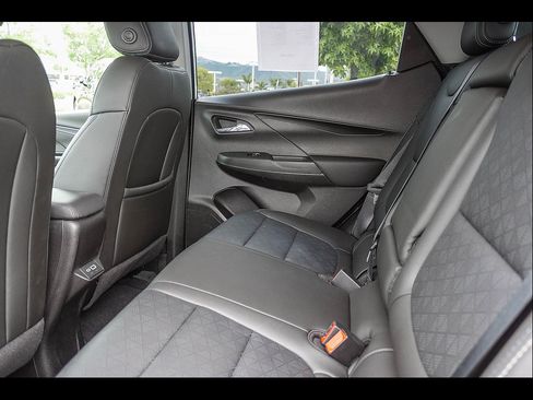 Used 2023 Chevrolet Bolt LT w/ Infotainment Package FWD image 19