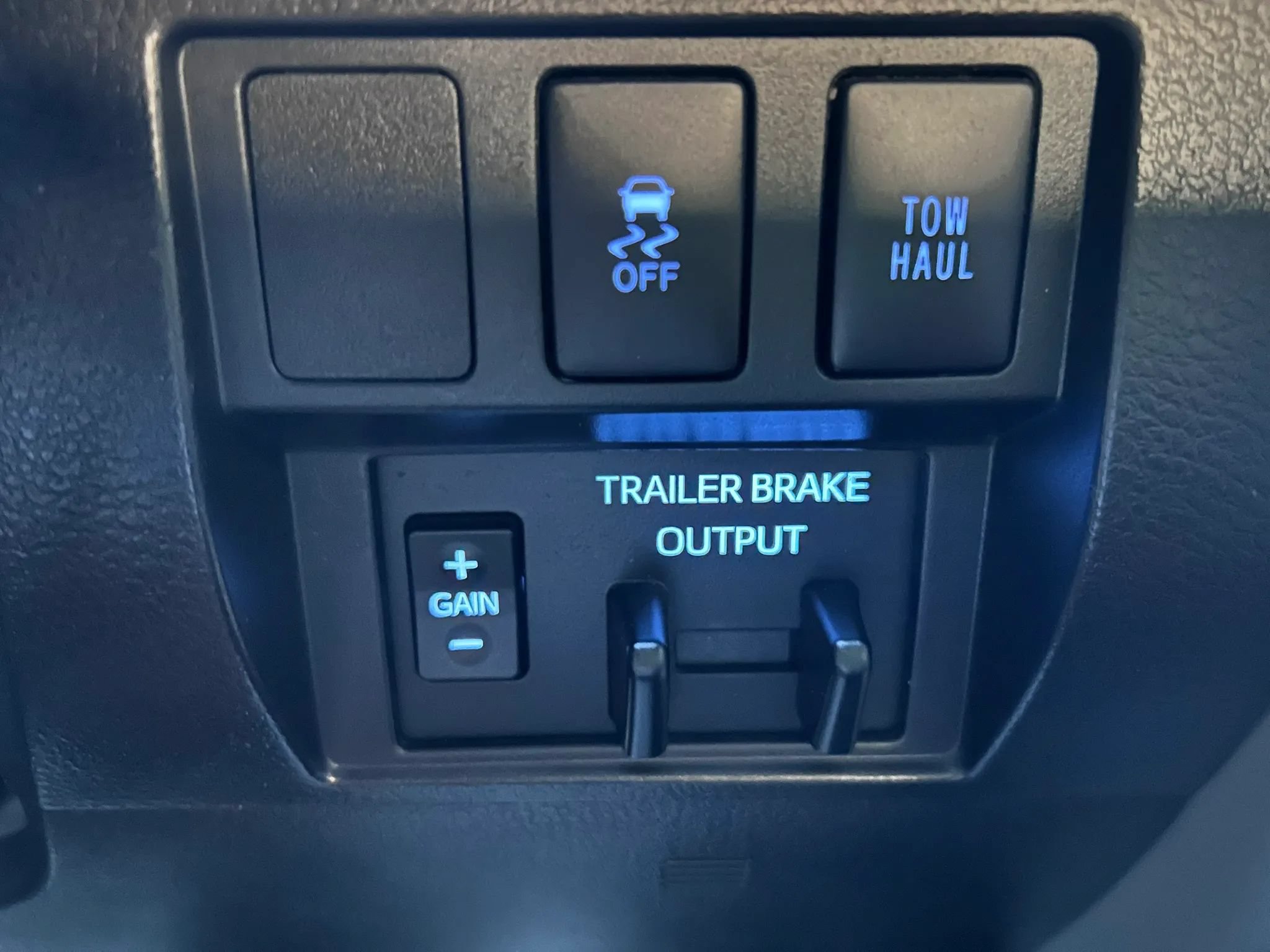 Used 2018 Toyota Tundra SR5 w/ SR5 Upgrade Package RWD image 48