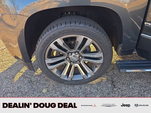 Used 2020 GMC Yukon Denali w/ Denali Premium Package image 28