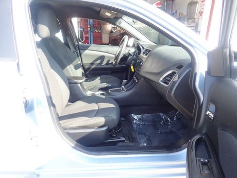 Used 2013 Dodge Avenger SE FWD image 21