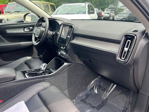 Used 2024 Volvo XC40 B5 Plus AWD/4WD image 26