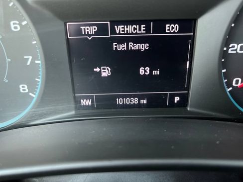 Used 2022 Chevrolet Equinox LS w/ Driver Confidence II Package AWD/4WD image 21