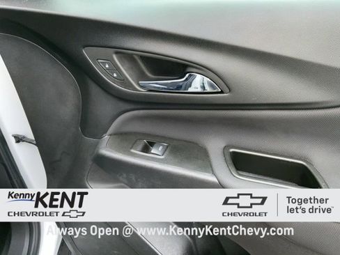 Used 2022 Chevrolet Equinox RS image 18