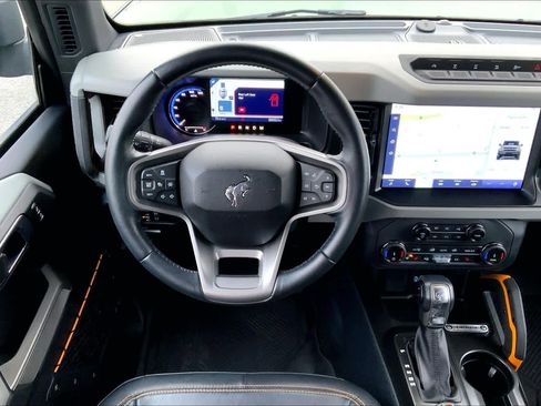 Used 2022 Ford Bronco Badlands image 5