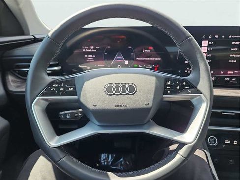Certified 2025 Audi Q5 Premium w/ Convenience Package AWD/4WD image 17