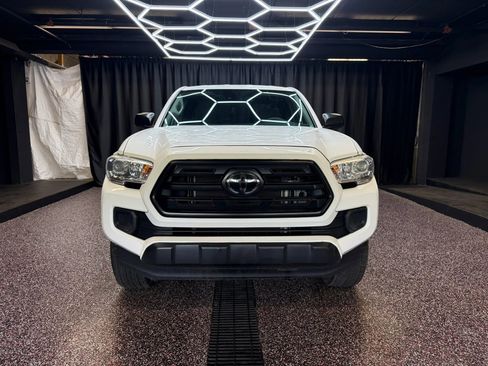 Used 2019 Toyota Tacoma SR RWD image 2