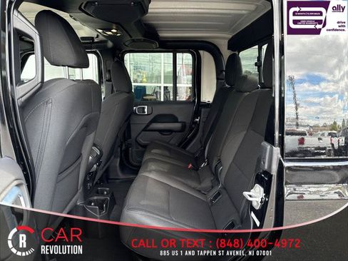 Used 2023 Jeep Gladiator Overland AWD/4WD image 36