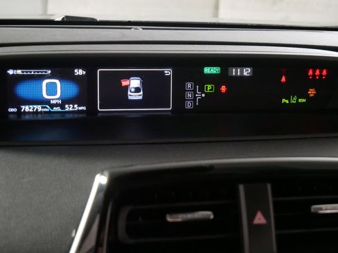 Used 2022 Toyota Prius LE image 21