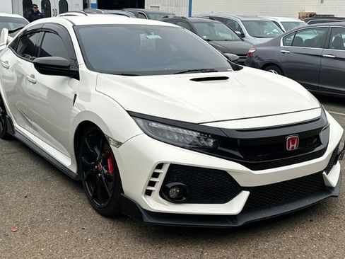 Used 2018 Honda Civic Type R image 2