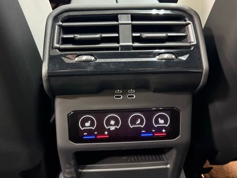 Used 2025 BMW M5 w/ Executive Package image 41