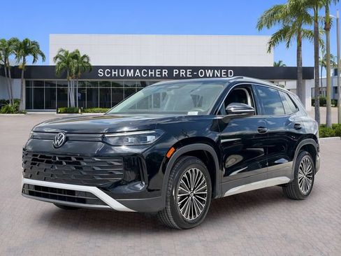 Certified 2026 Volkswagen Tiguan S w/ 18" Wheel Package FWD image 3