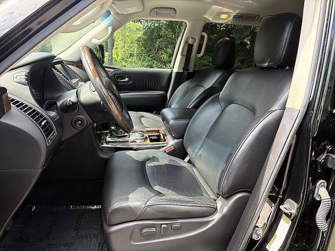 Used 2016 INFINITI QX80 4WD w/ Driver's Assistance Package image 11