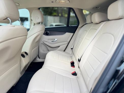 Used 2021 Mercedes-Benz GLC 300 4MATIC image 19