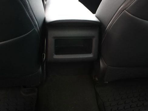 Used 2019 Toyota Camry SE w/ Sunroof Package image 24