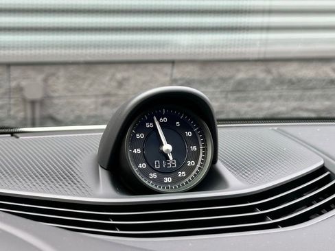 Used 2026 Porsche Taycan image 33